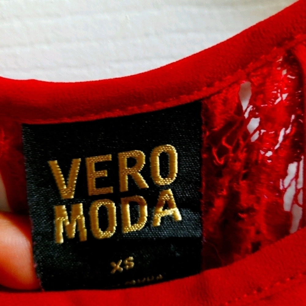 Vera Moda XS Flowy Top - Picture 4 of 4
